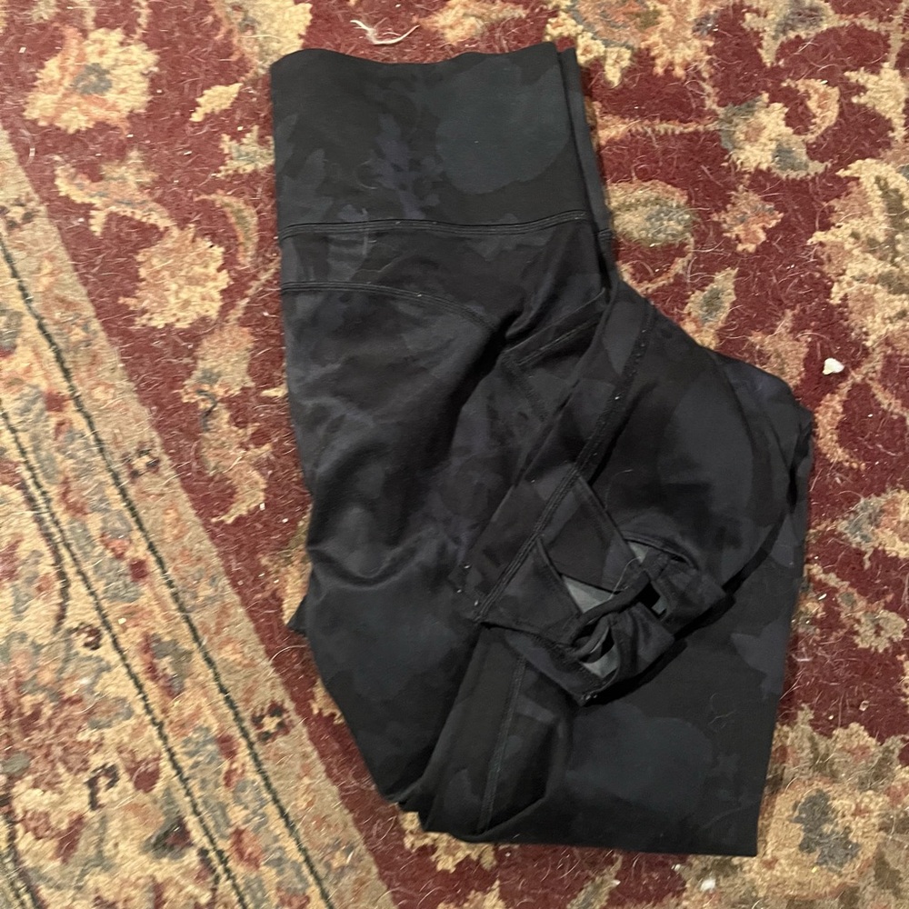All in Motion Black High-Waist Leggings with Subtle Camo Print Size Medium